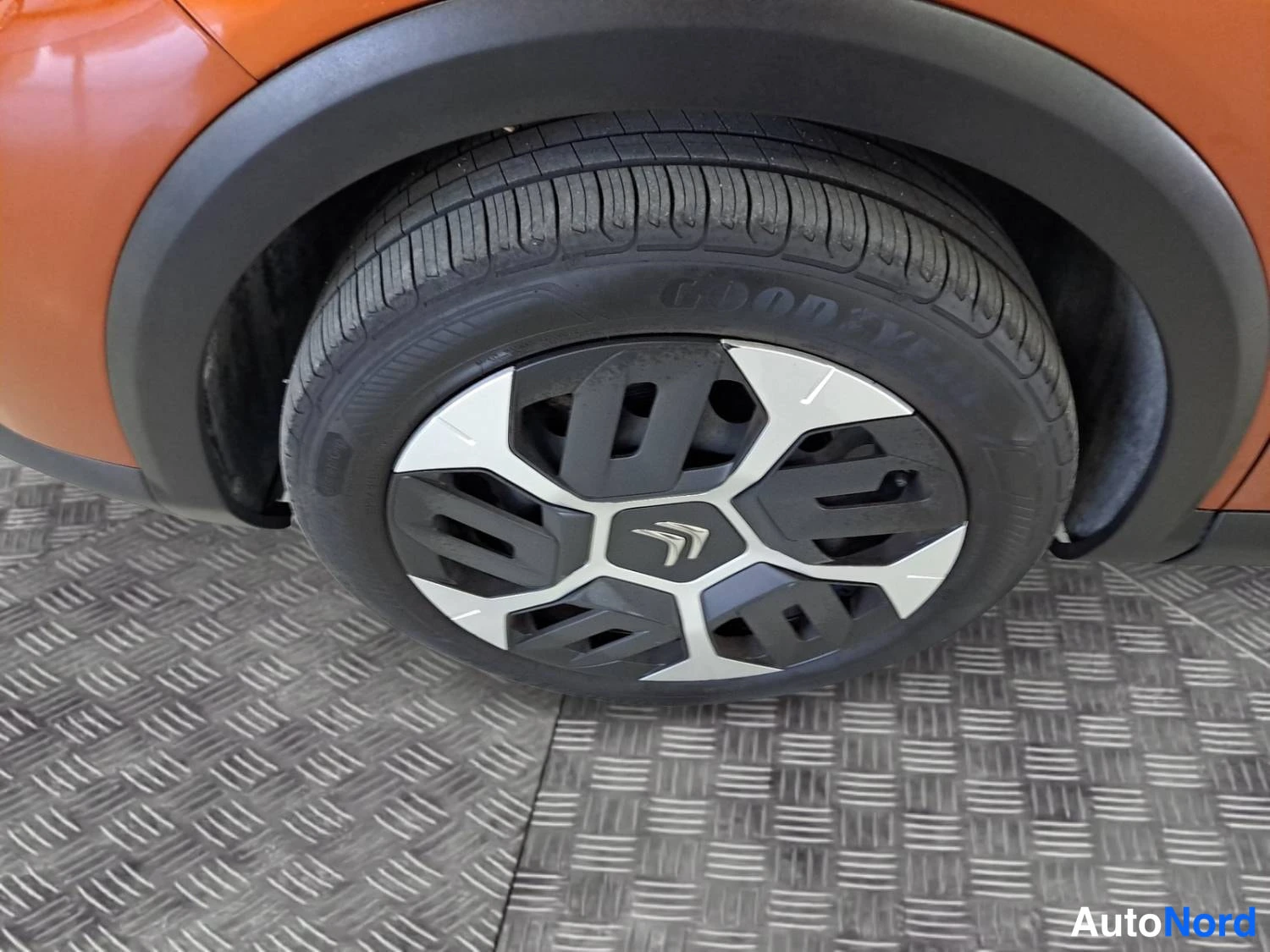 Oranssi Citroen C4 2022, kuva 17