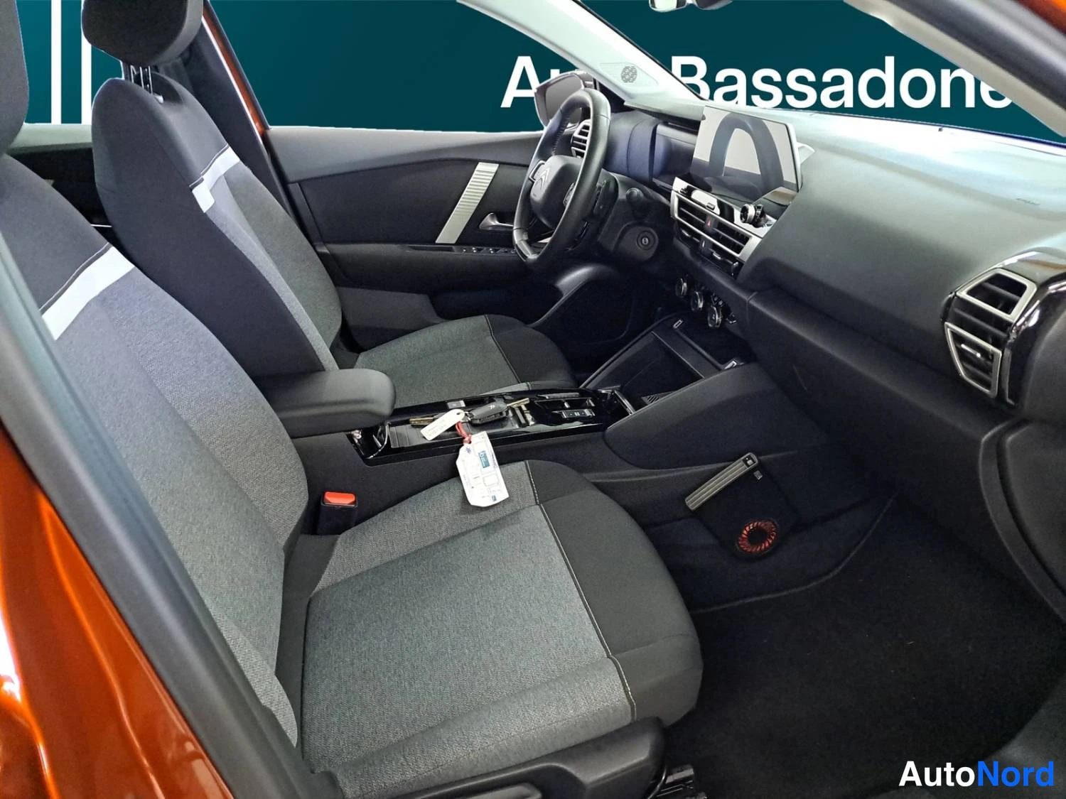 Oranssi Citroen C4 2022, kuva 18