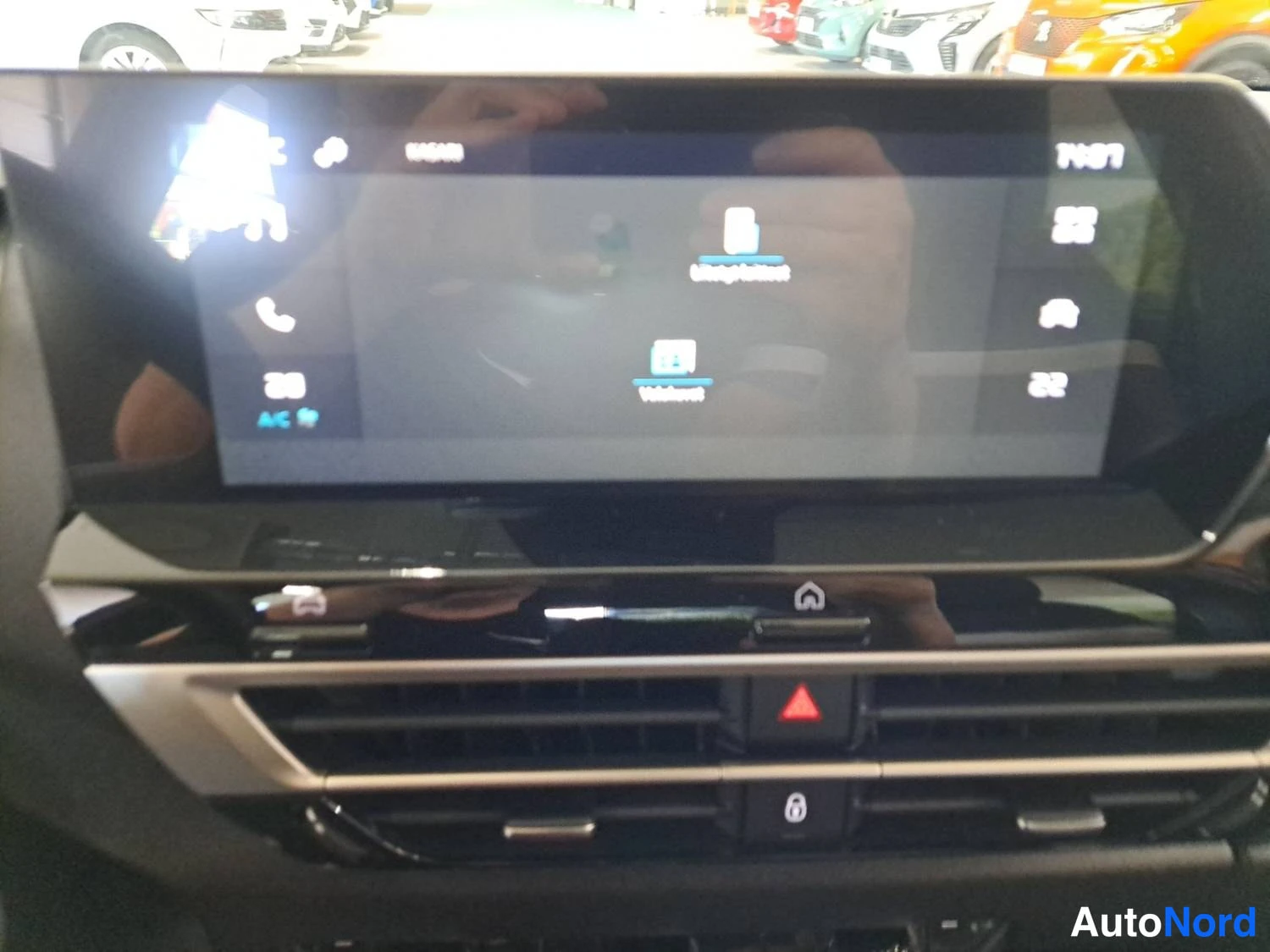 Oranssi Citroen C4 2022, kuva 23