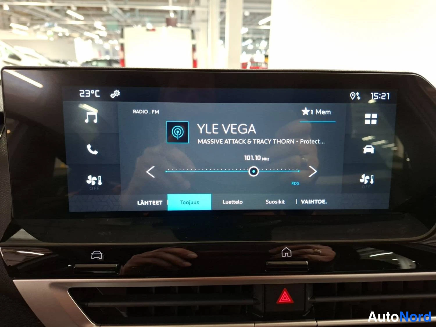 Valkoinen Citroen C4 2024, kuva 15
