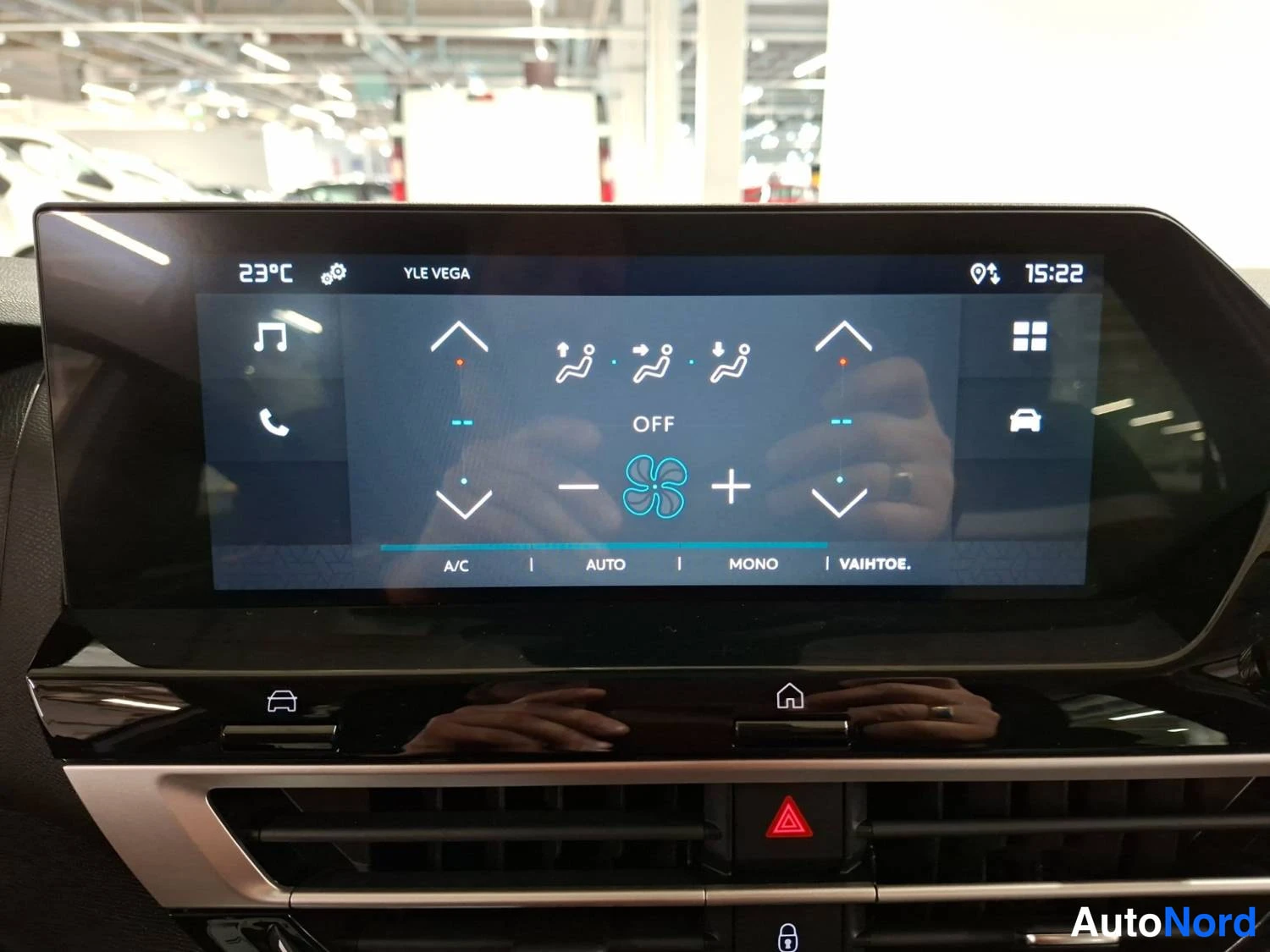 Valkoinen Citroen C4 2024, kuva 17