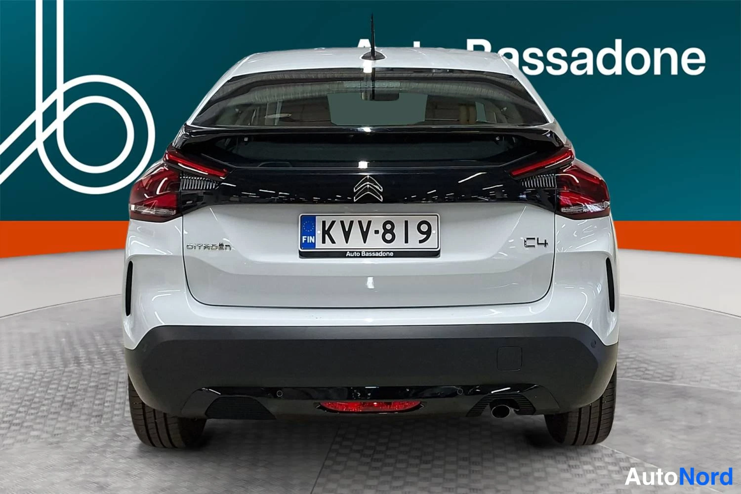 Valkoinen Citroen C4 2024, takaa, kuva 8