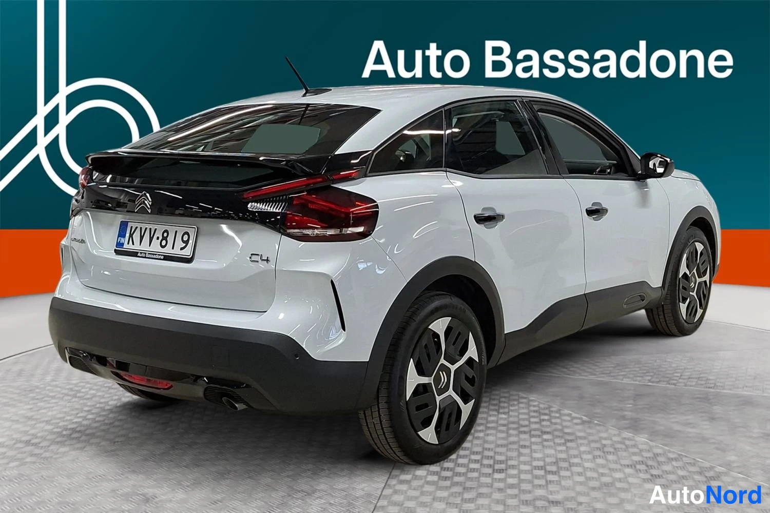Valkoinen Citroen C4 2024, takaviisto, kuva 7