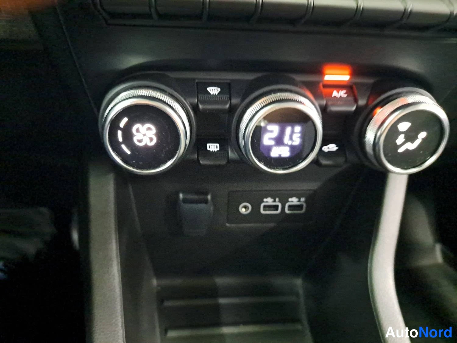 Harmaa Renault Clio 2025, kuva 24