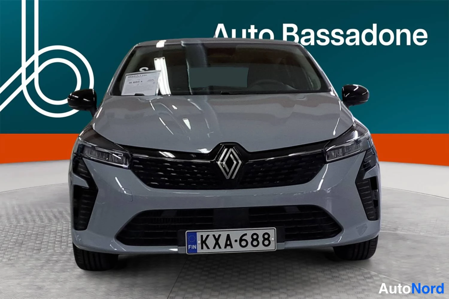 Harmaa Renault Clio 2025, edestä, kuva 5