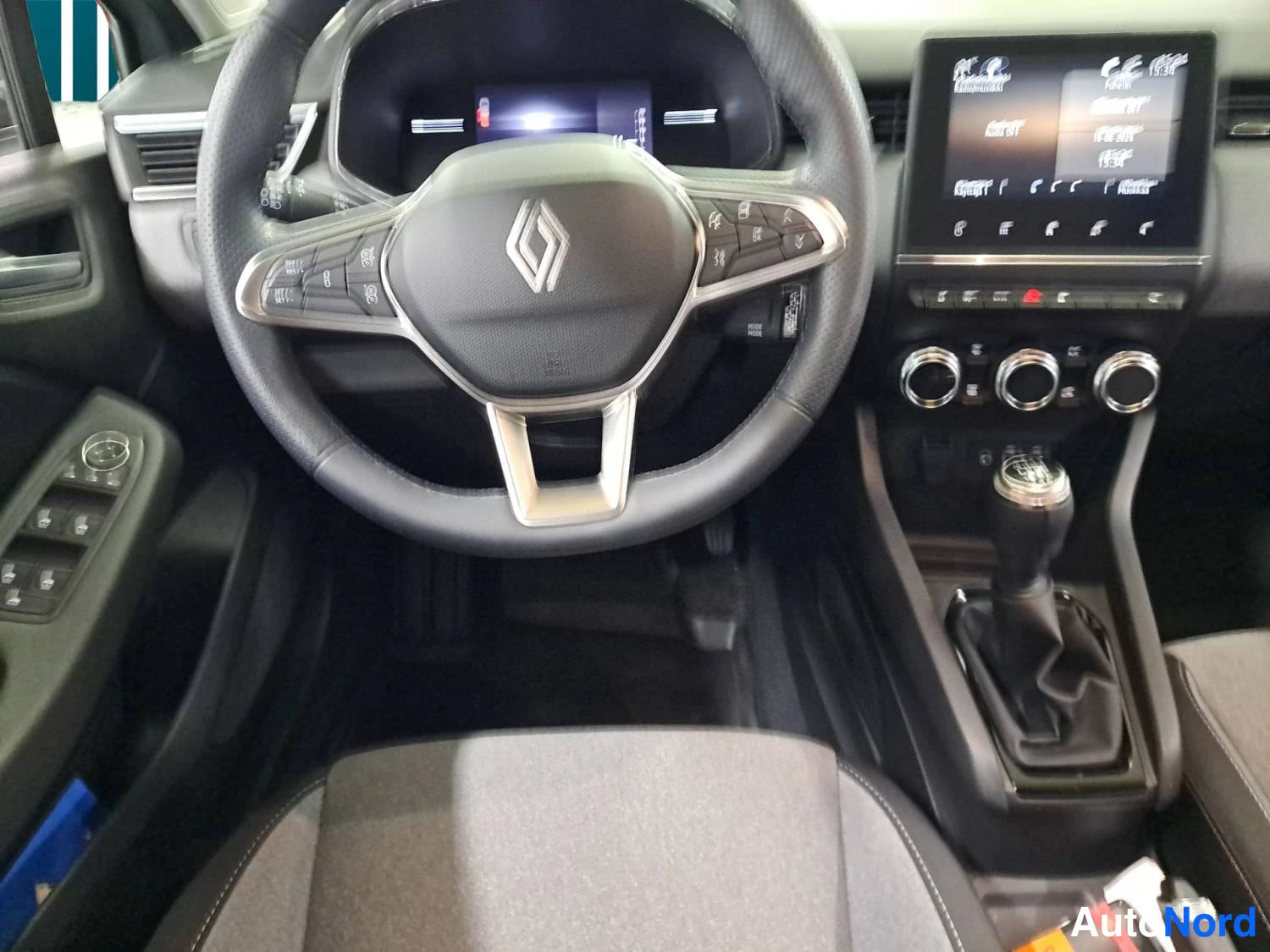 Harmaa Renault Clio 2025, kuva 11