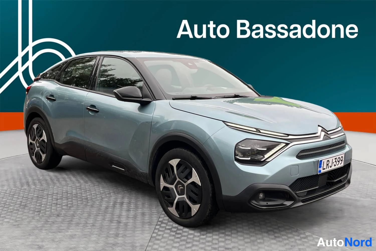 Citroen C4 2022, etuviisto, keula oikealle, kuva 2