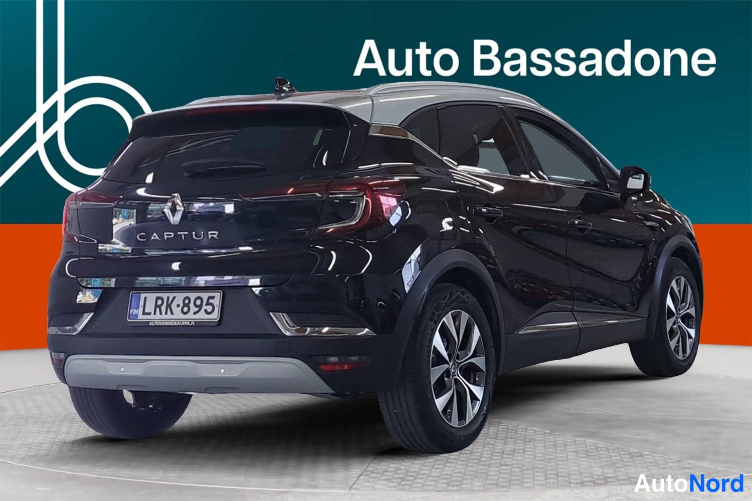 Musta Renault Captur 2022, takaviisto, kuva 7
