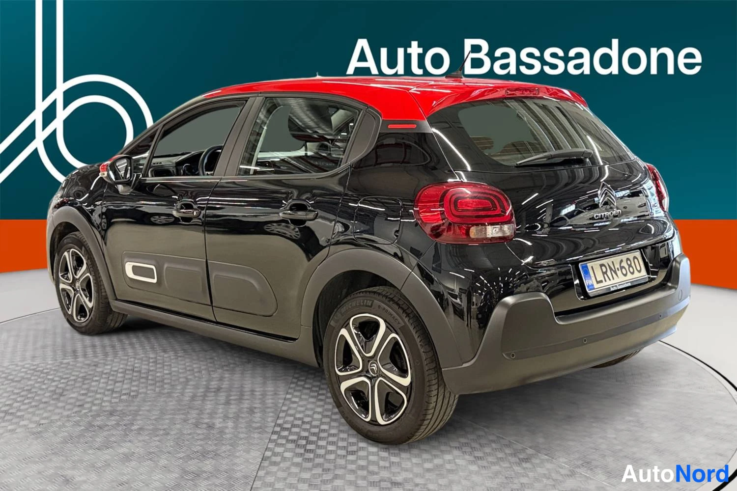 Musta Citroen C3 2023, takaviisto, kuva 6