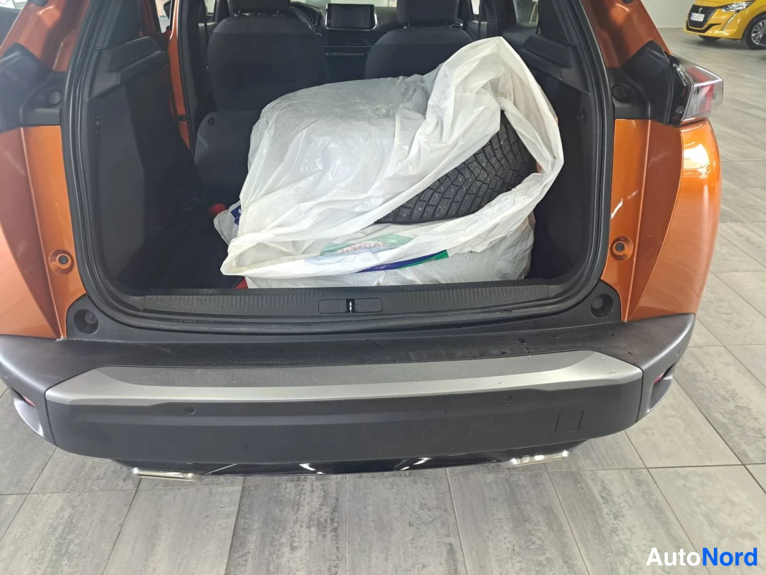 Oranssi Peugeot 2008 2023, takaa, kuva 8