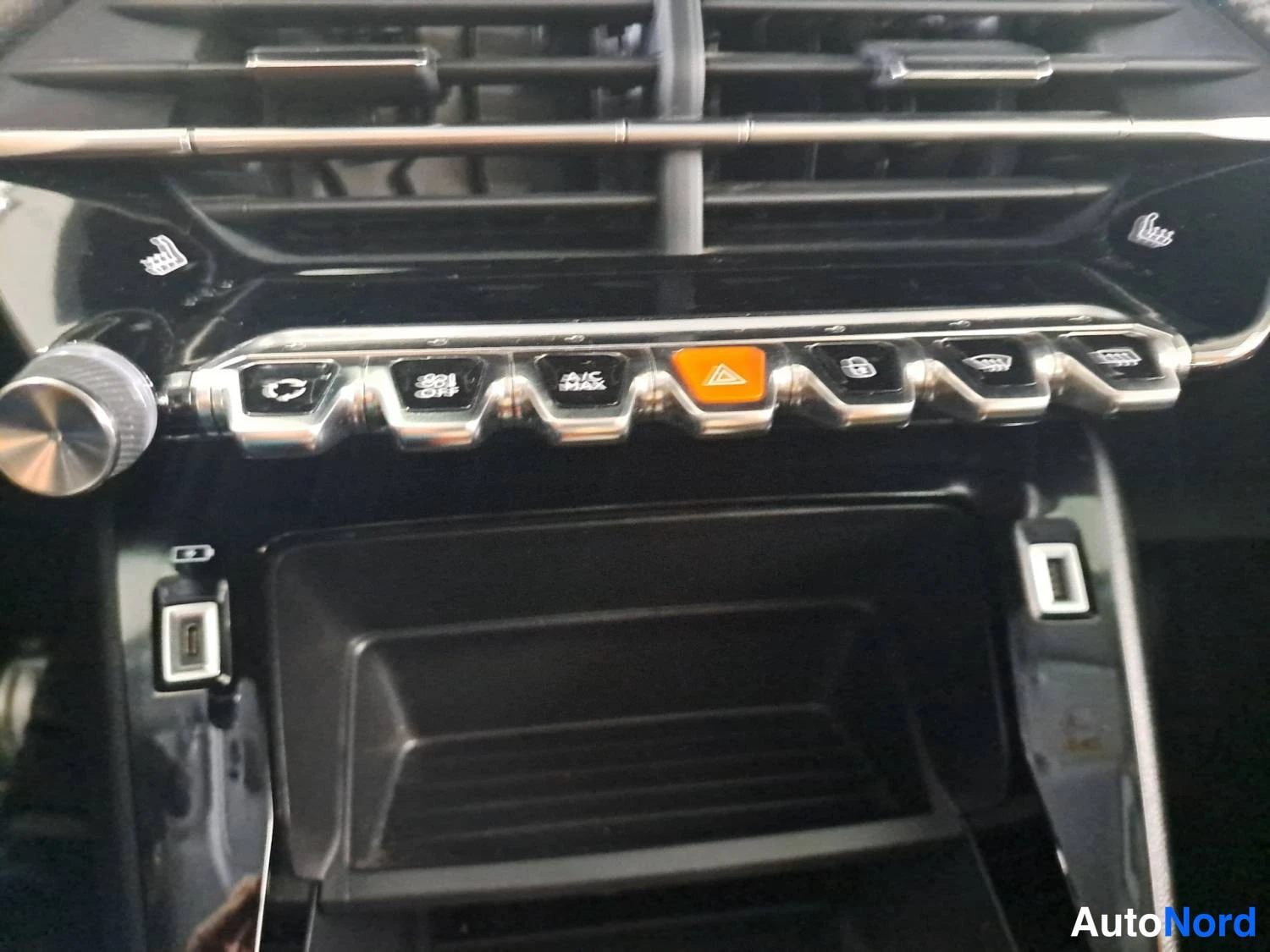Oranssi Peugeot 2008 2023, kuva 15