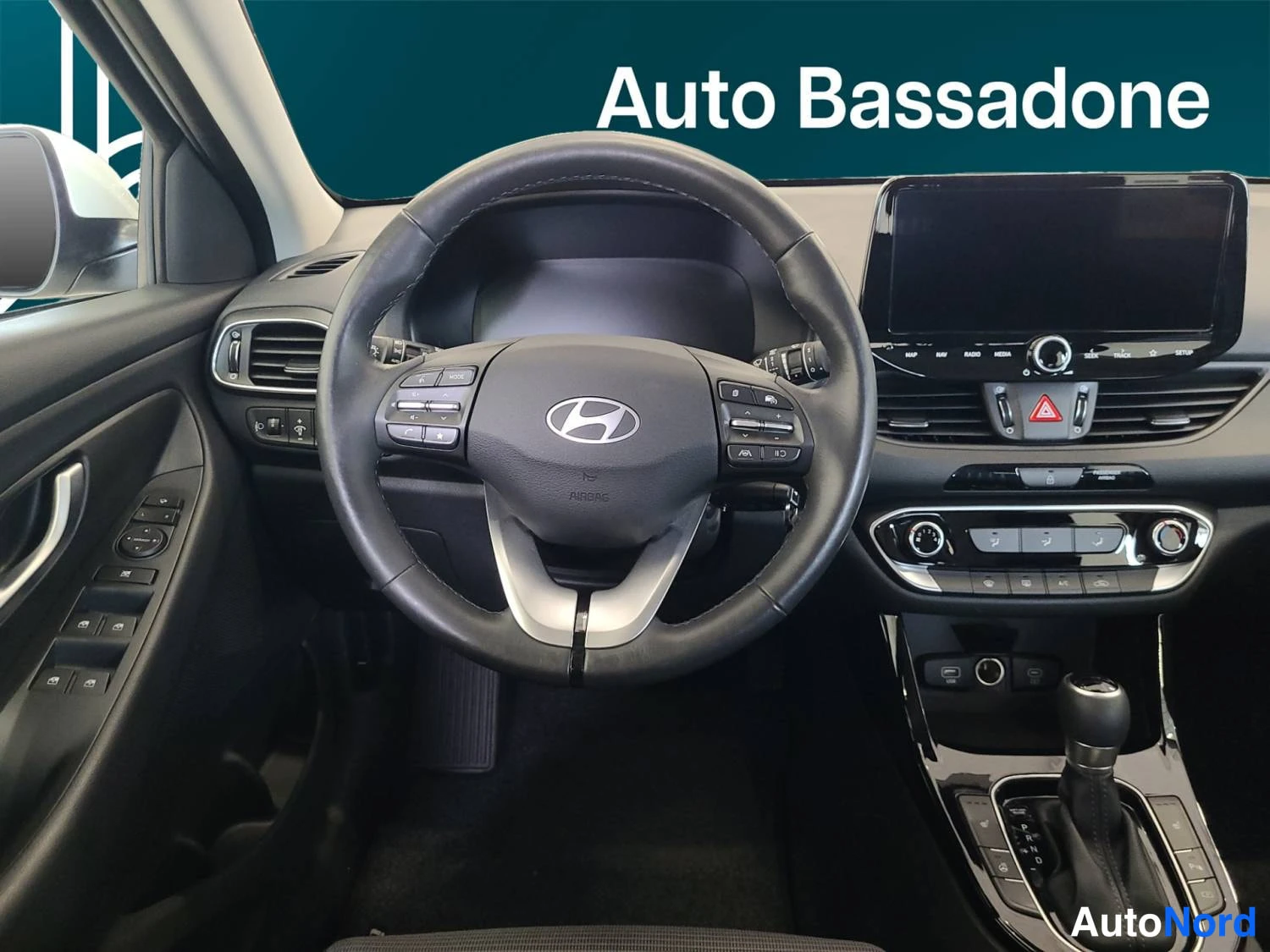 Valkoinen Hyundai I30 2025, kuva 12