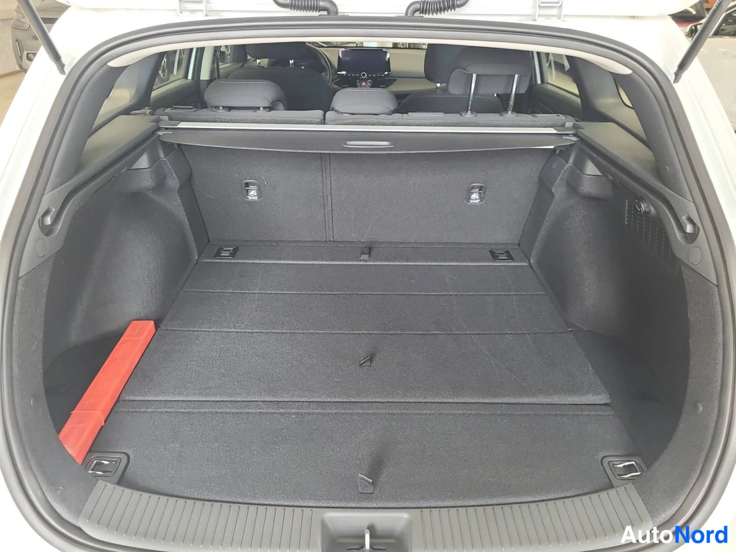 Valkoinen Hyundai I30 2025, kuva 15