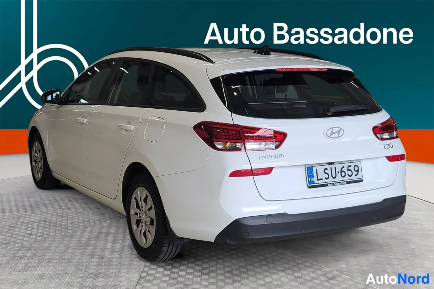 Valkoinen Hyundai I30 2025, takaviisto, kuva 6