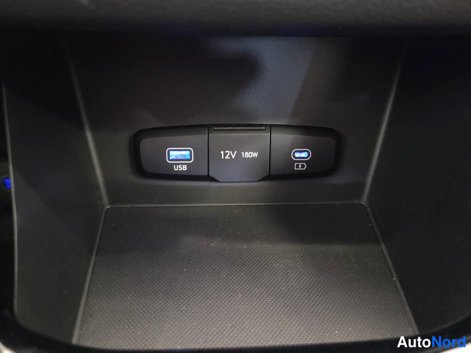 Valkoinen Hyundai I30 2025, kuva 19