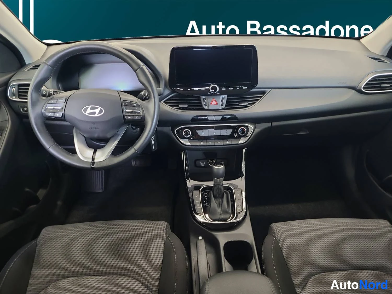 Valkoinen Hyundai I30 2025, kuva 10