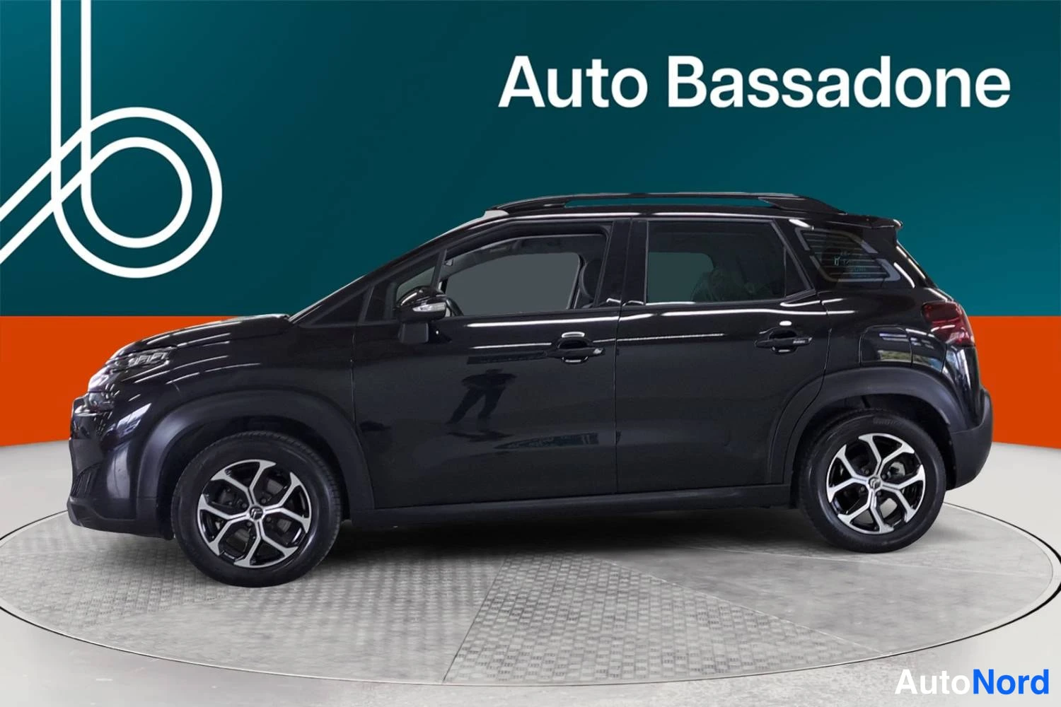 Musta Citroen C3 aircross 2022, sivulta, kuva 5
