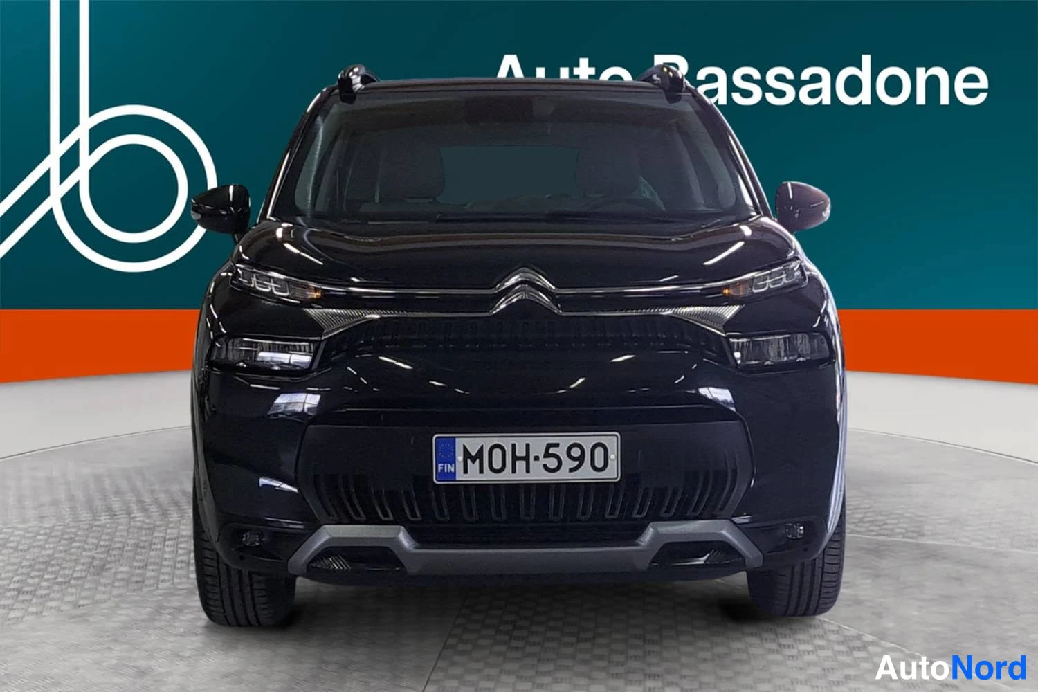 Musta Citroen C3 aircross 2022, edestä, kuva 3