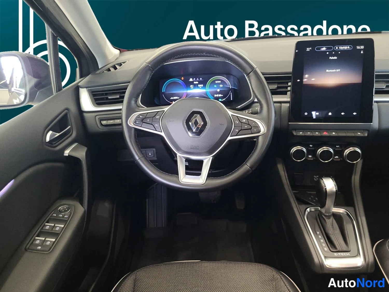 Harmaa Renault Captur E-TECH Plug-in hybrid 2022, kuva 13