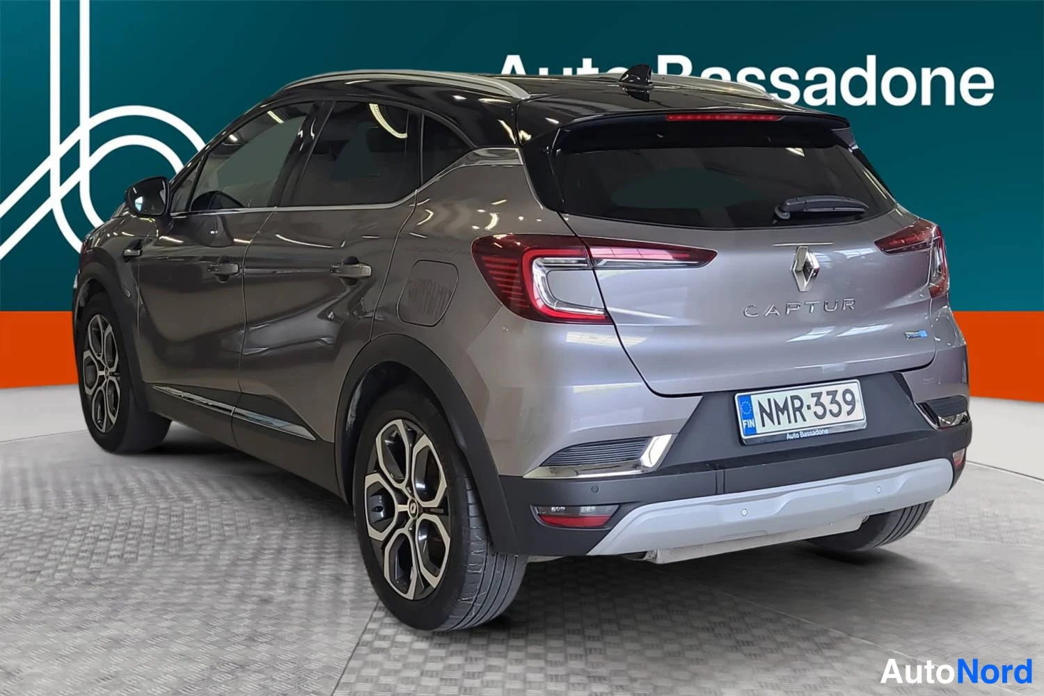 Harmaa Renault Captur E-TECH Plug-in hybrid 2022, takaviisto, kuva 7