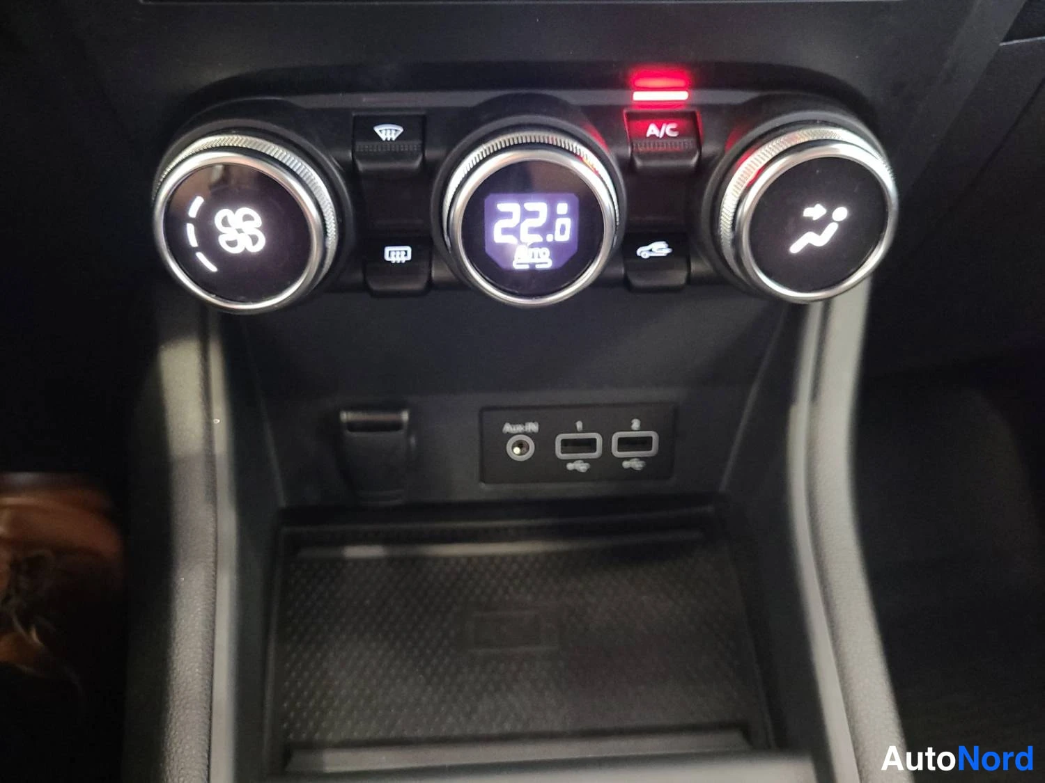 Harmaa Renault Captur E-TECH Plug-in hybrid 2022, kuva 26