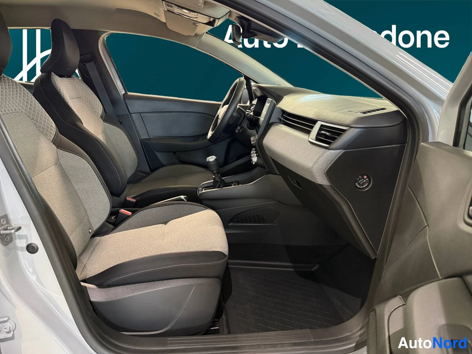 Hopea Renault Clio 2024, kuva 16