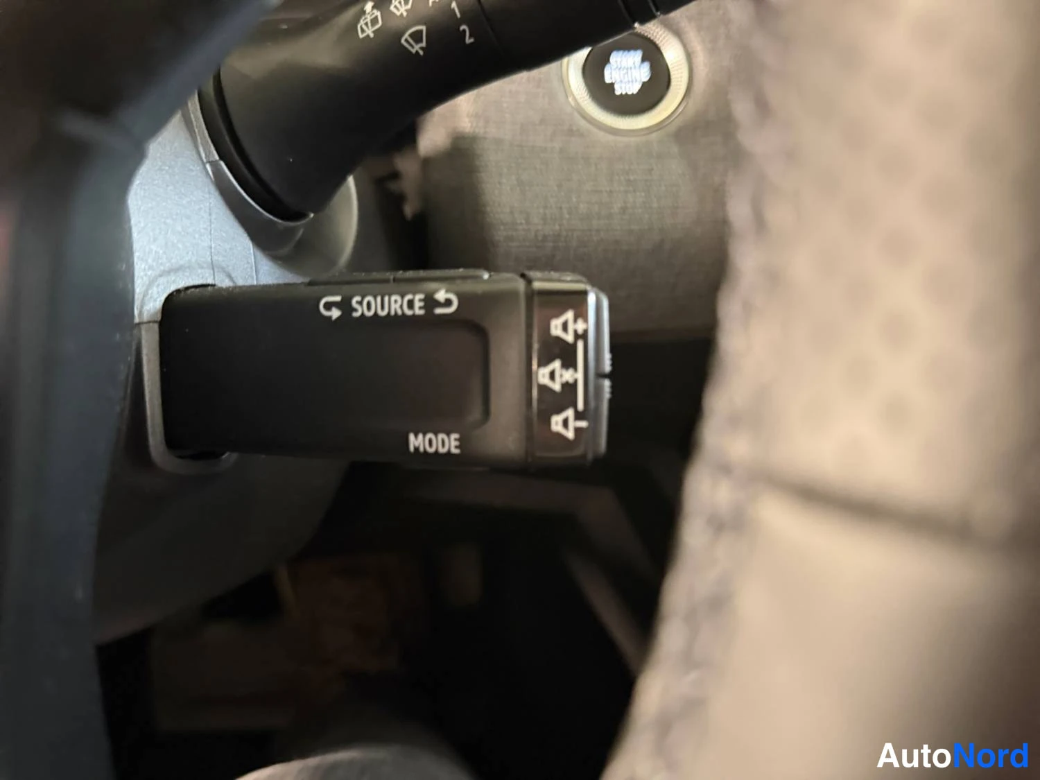 Hopea Renault Clio 2024, kuva 22