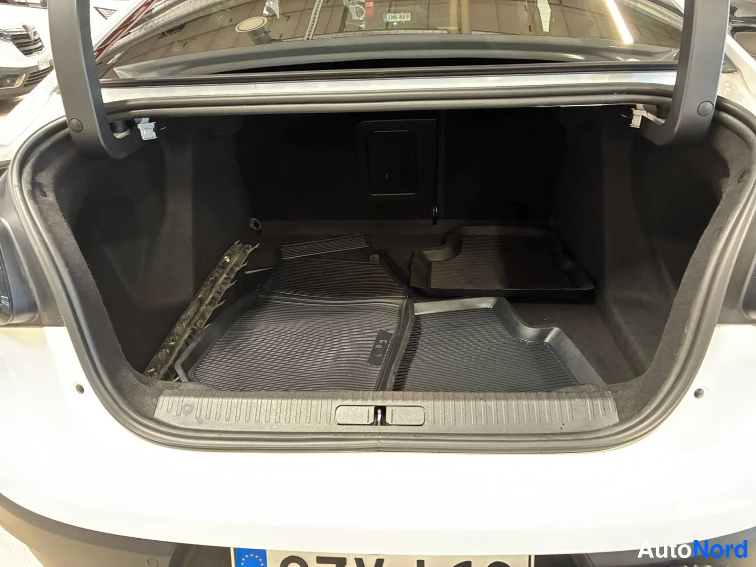 Valkoinen Citroen C4 x 2023, takaa, kuva 9