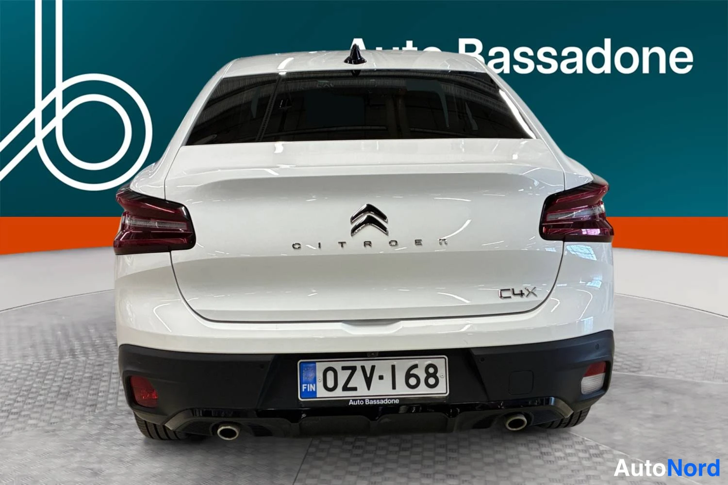 Valkoinen Citroen C4 x 2023, takaa, kuva 8