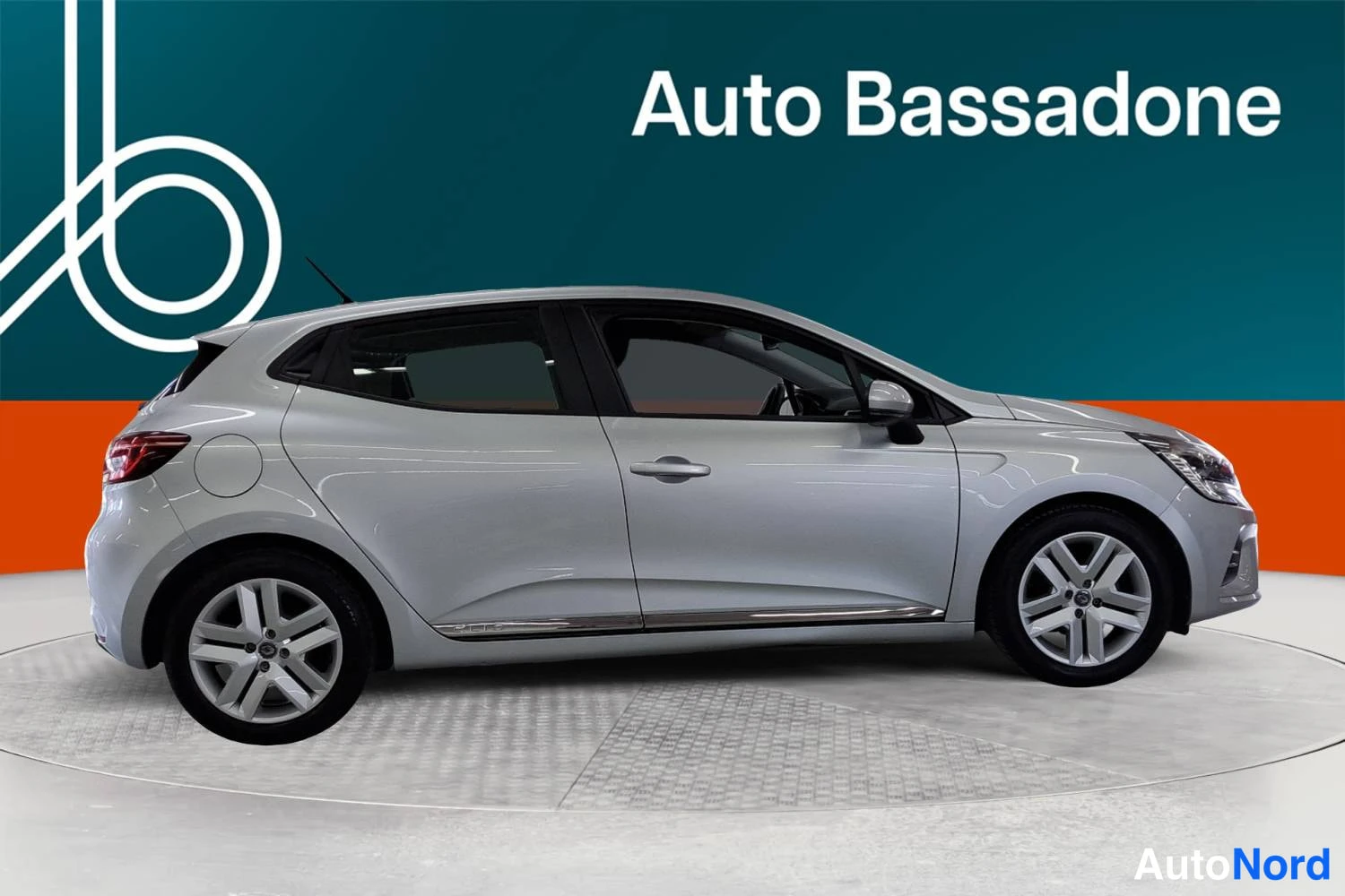 Hopea Renault Clio 2021, sivulta, kuva 5