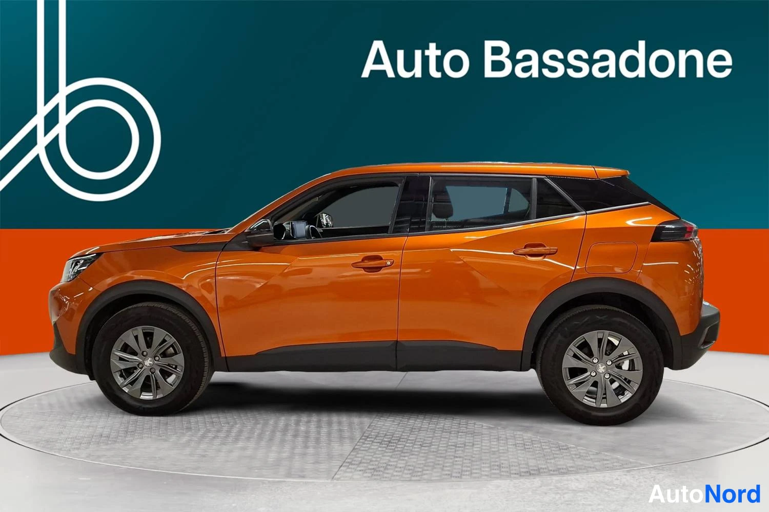 Oranssi Peugeot 2008 2023, sivulta, kuva 4