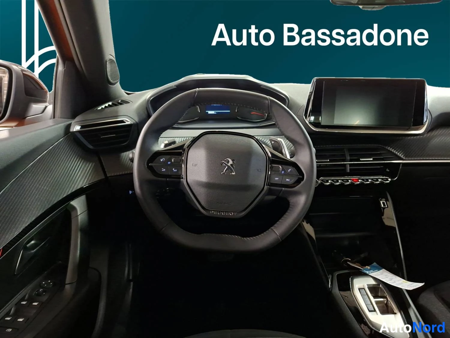 Oranssi Peugeot 2008 2023, kuva 13