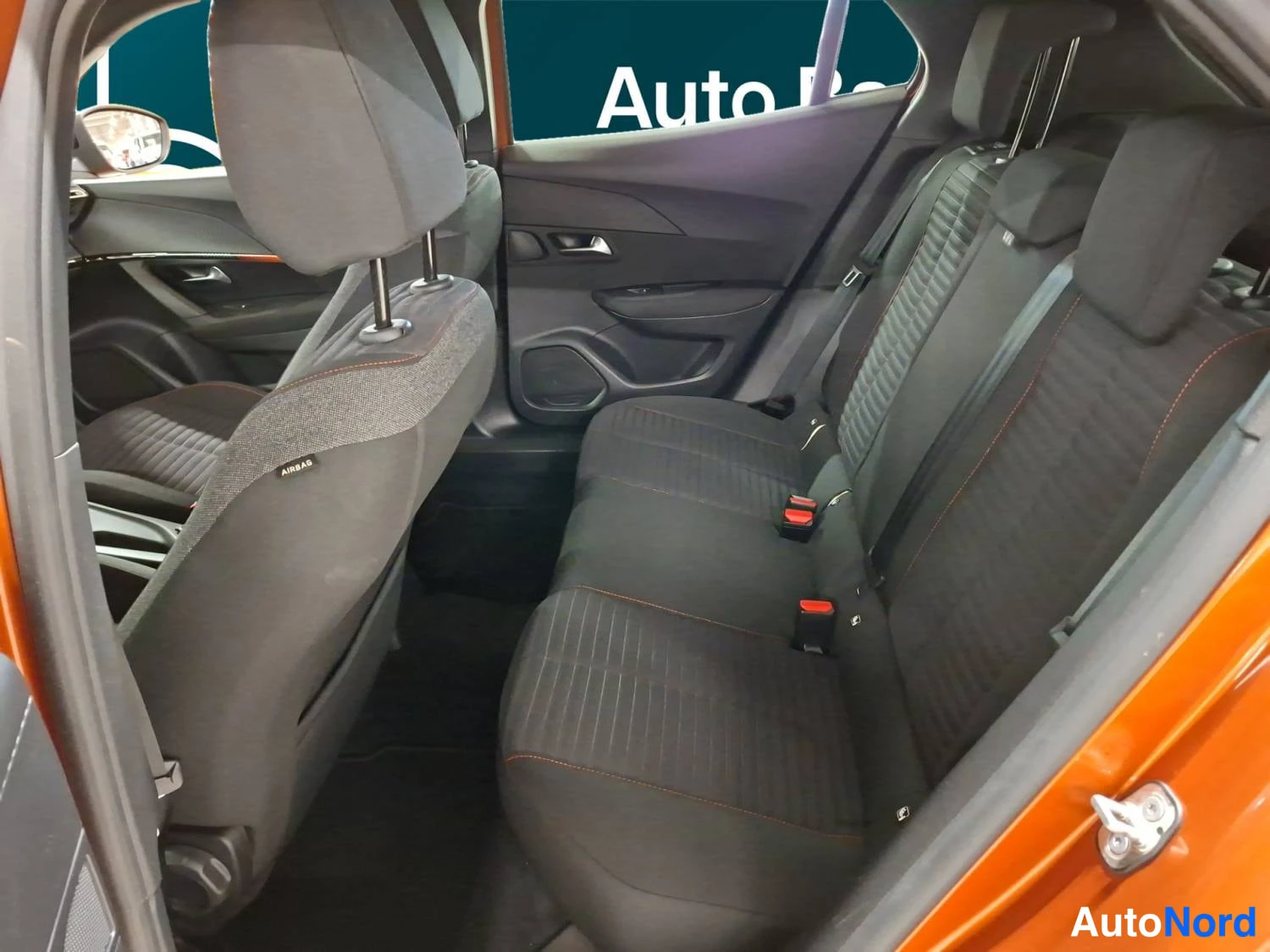 Oranssi Peugeot 2008 2023, kuva 14