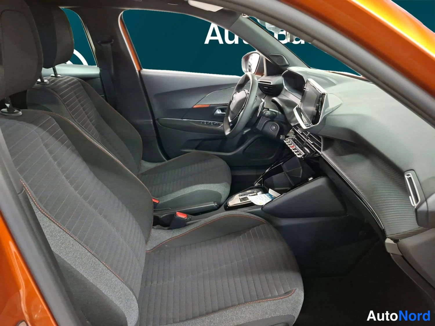 Oranssi Peugeot 2008 2023, kuva 16