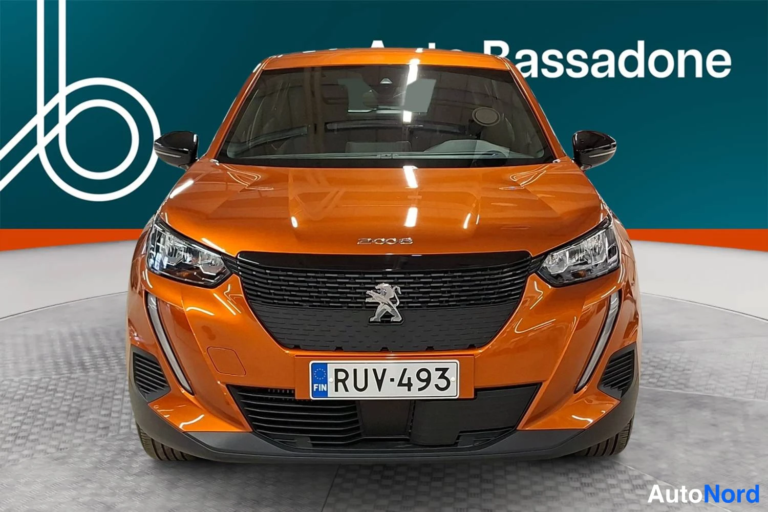 Oranssi Peugeot 2008 2023, edestä, kuva 3