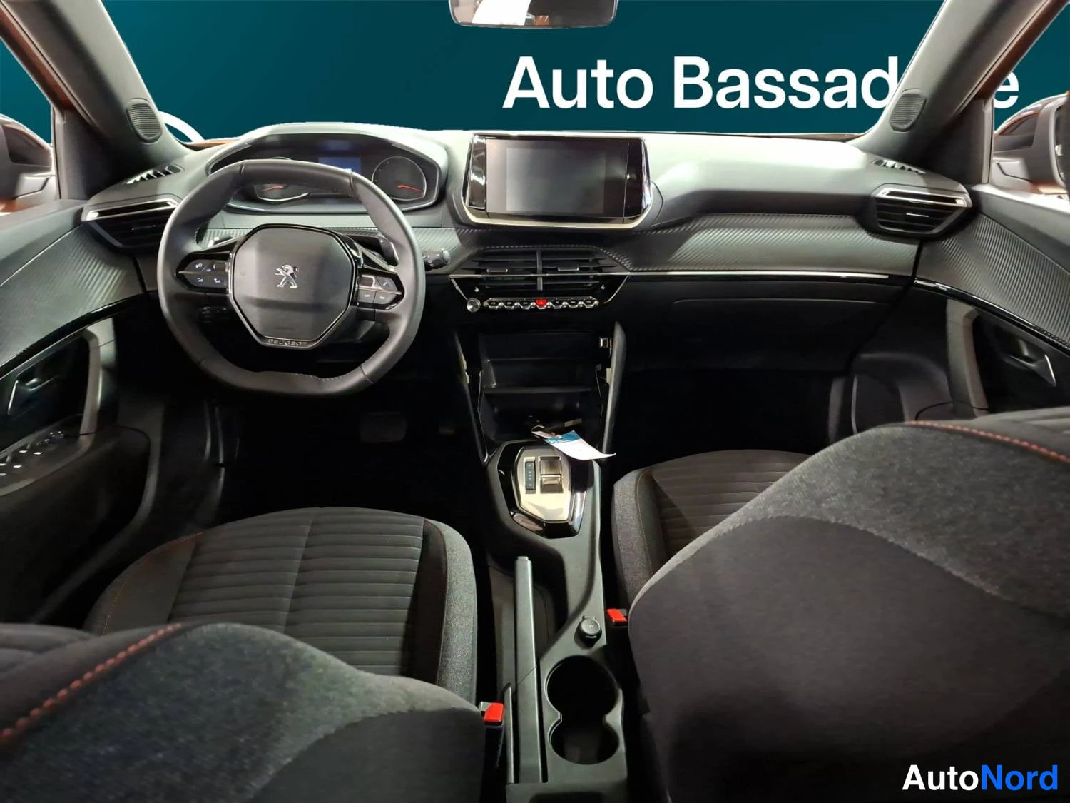 Oranssi Peugeot 2008 2023, kuva 11