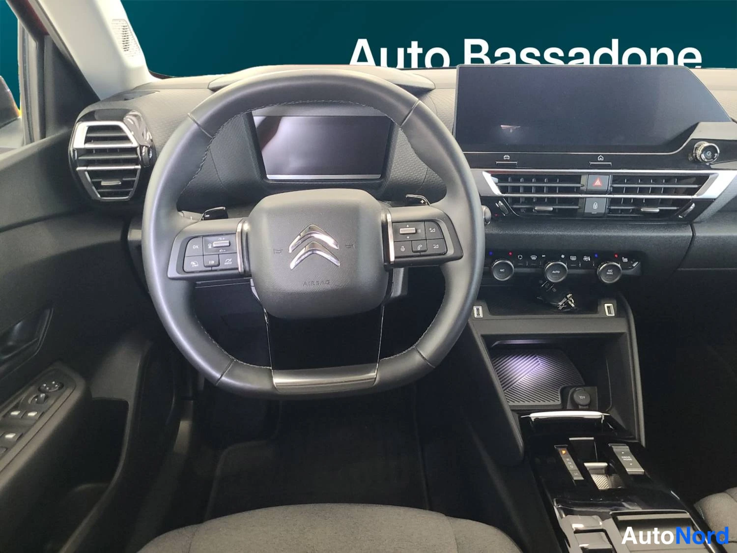 Punainen Citroen C4 2023, kuva 12
