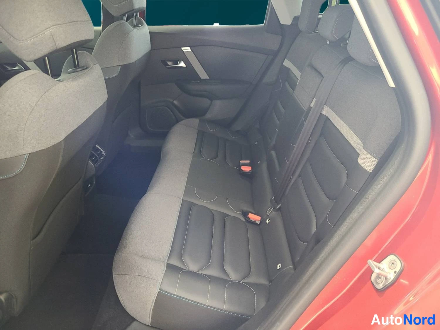 Punainen Citroen C4 2023, kuva 13