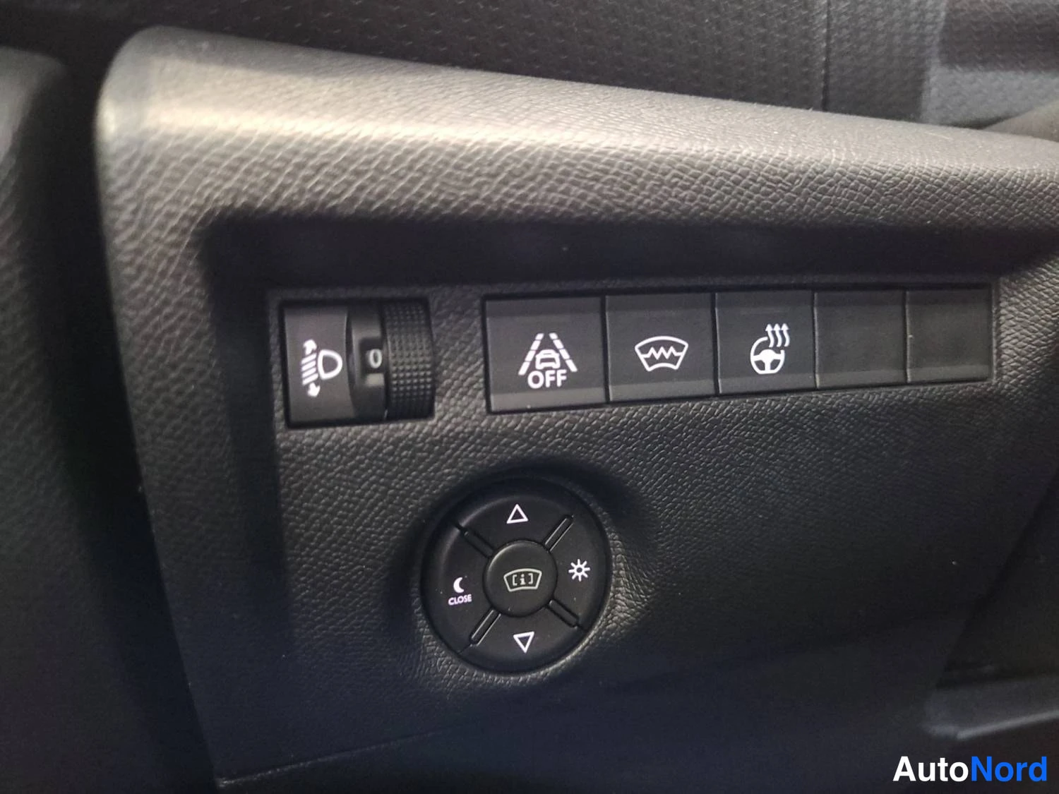 Punainen Citroen C4 2023, kuva 21