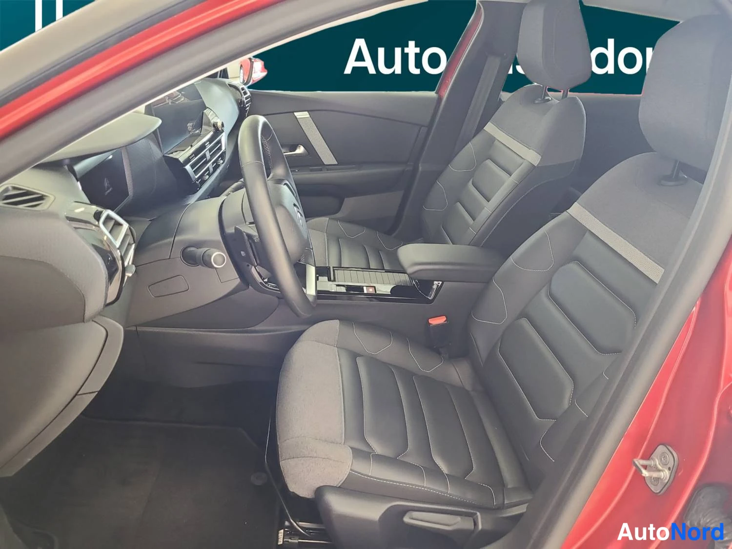 Punainen Citroen C4 2023, kuva 9