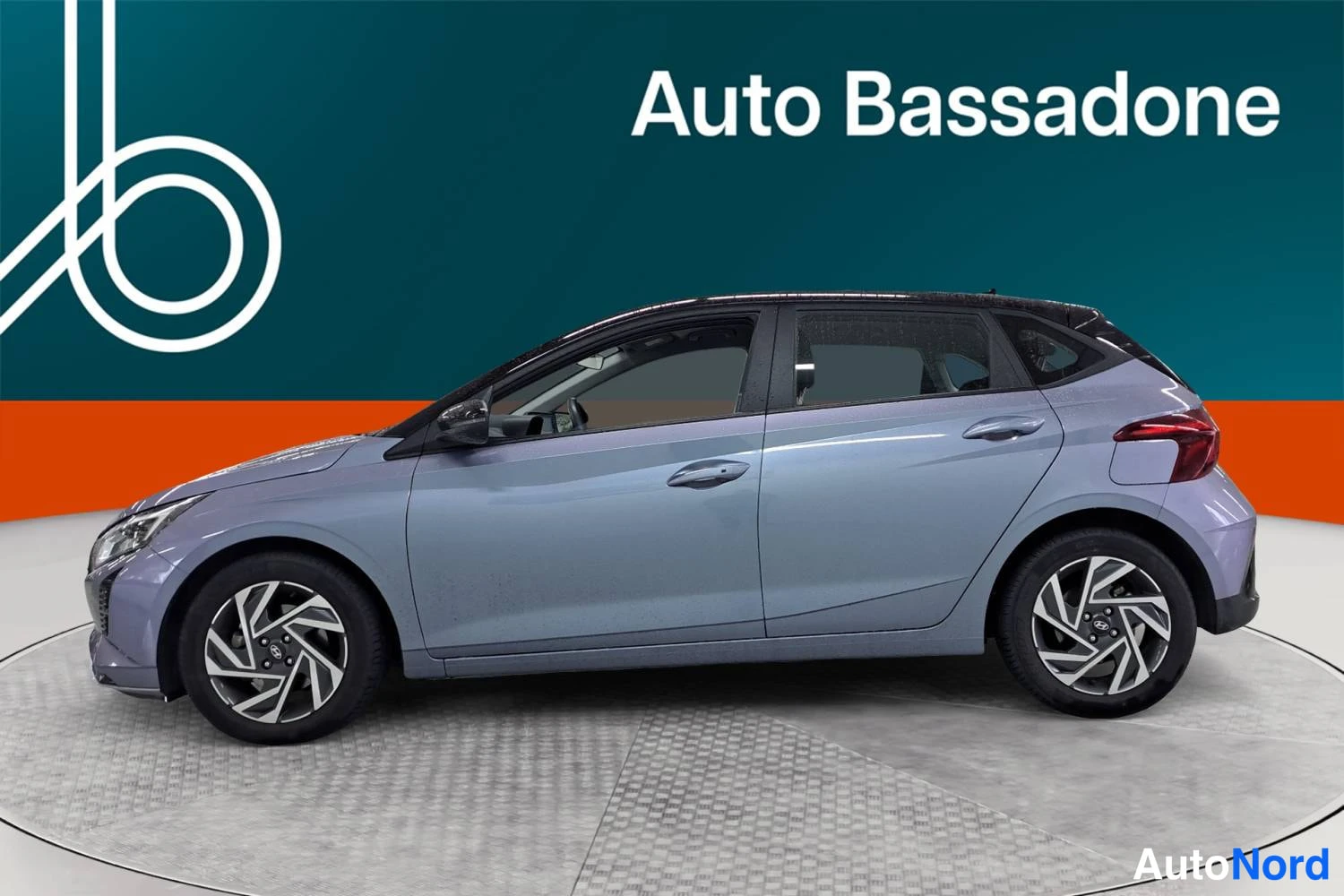 Harmaa Hyundai I20 2024, sivulta, kuva 5