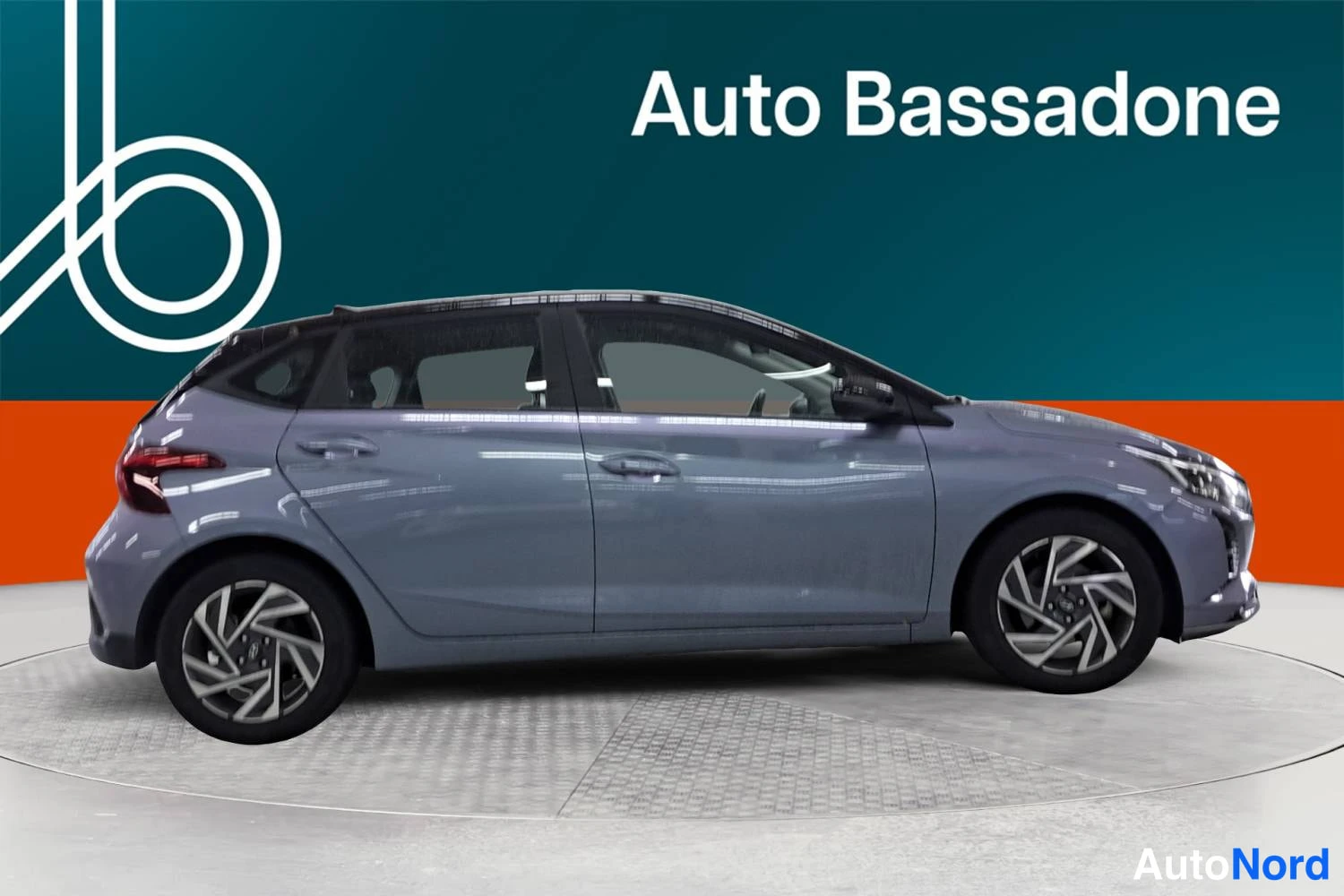 Harmaa Hyundai I20 2024, sivulta, kuva 6