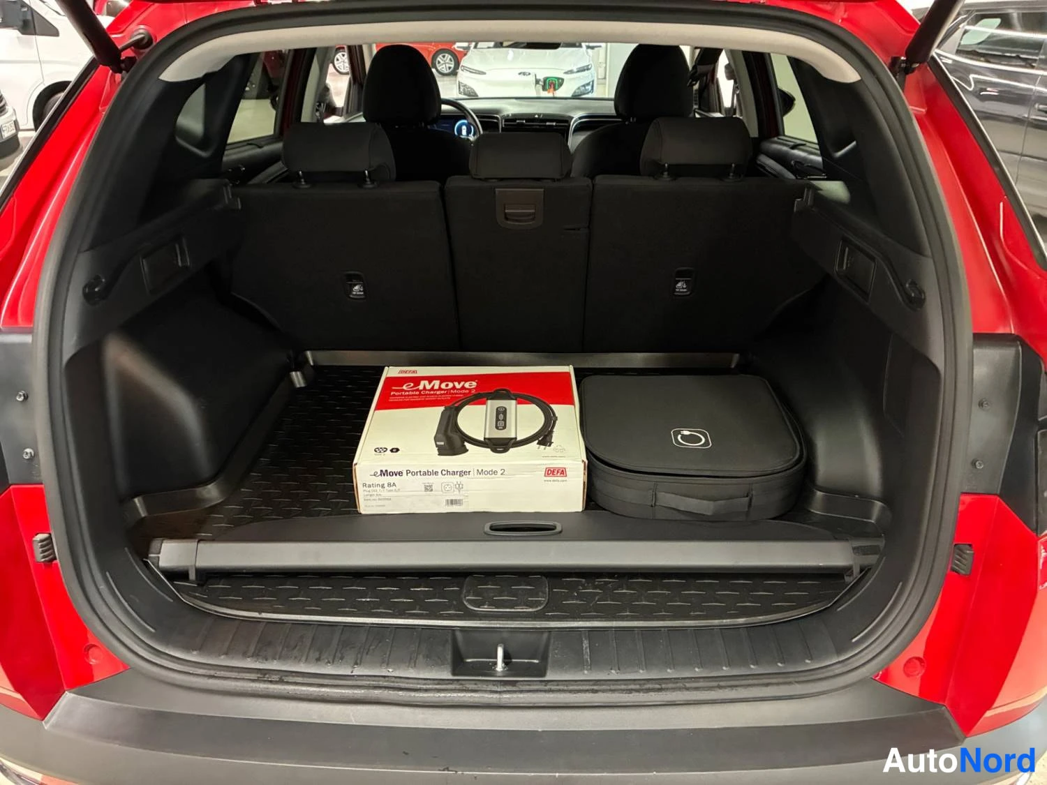 Punainen Hyundai Tucson 2024, takaa, kuva 15
