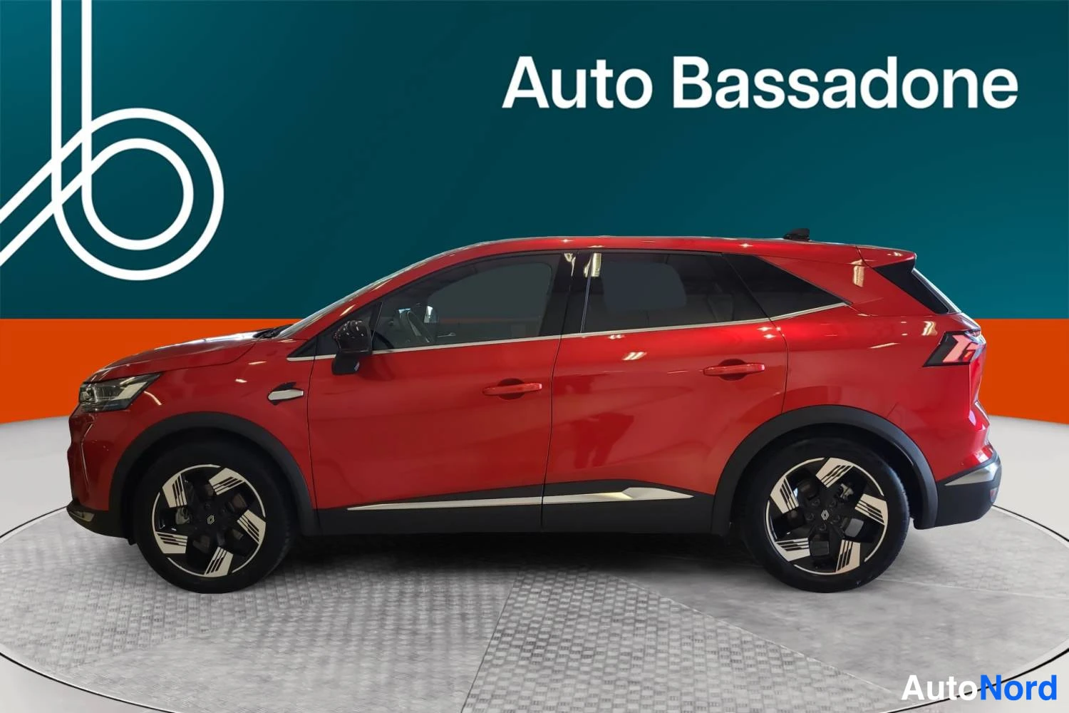 Punainen Renault Symbioz 2025, sivulta, kuva 5
