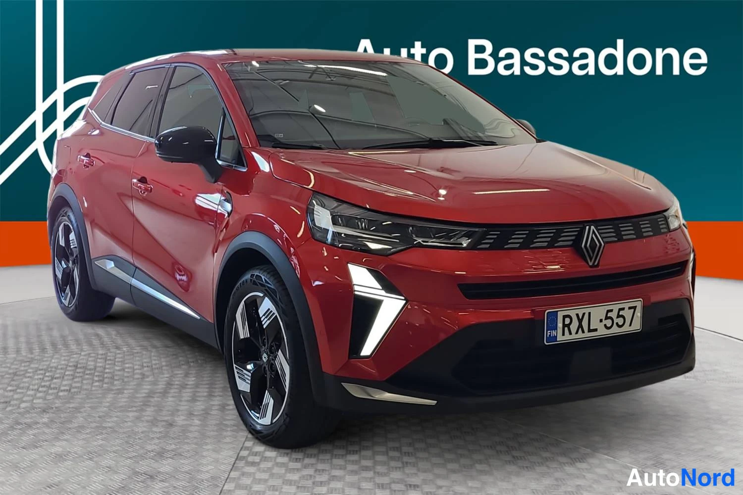 Punainen Renault Symbioz 2025, etuviisto, keula oikealle, kuva 3