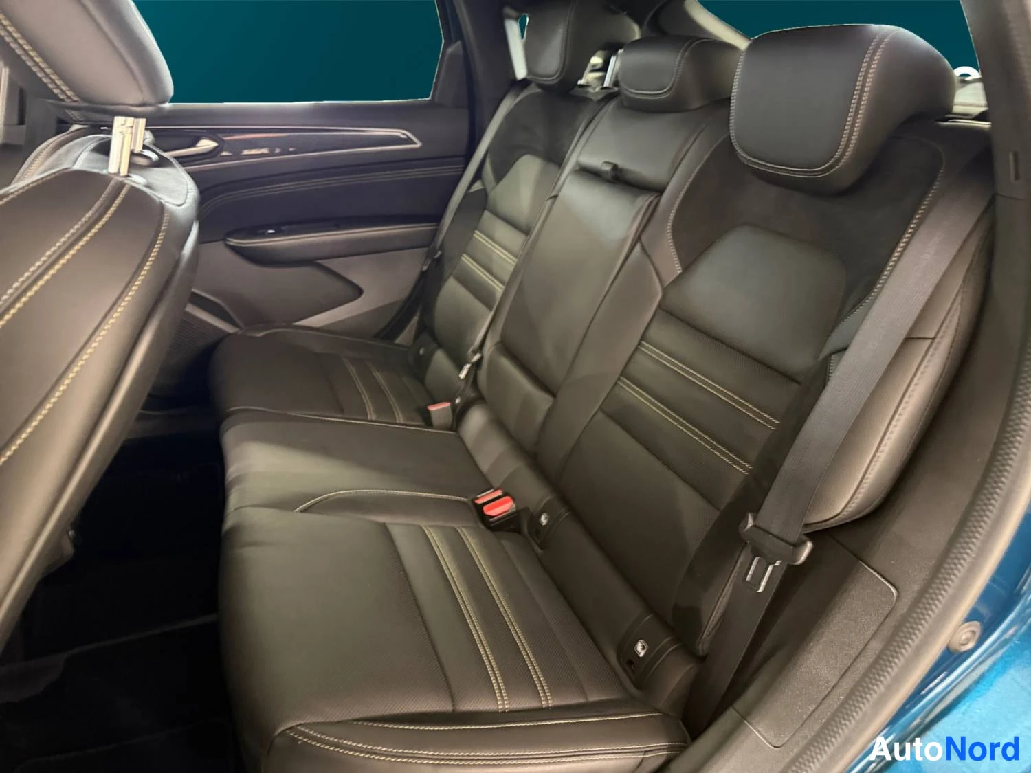 Sininen Renault Arkana E-Tech 2023, takaistuimet, kuva 11