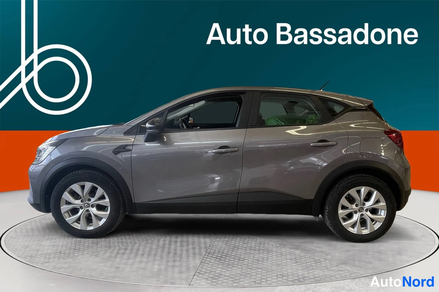 Hopea Renault Captur E-TECH Plug-in hybrid 2022, sivulta, kuva 8