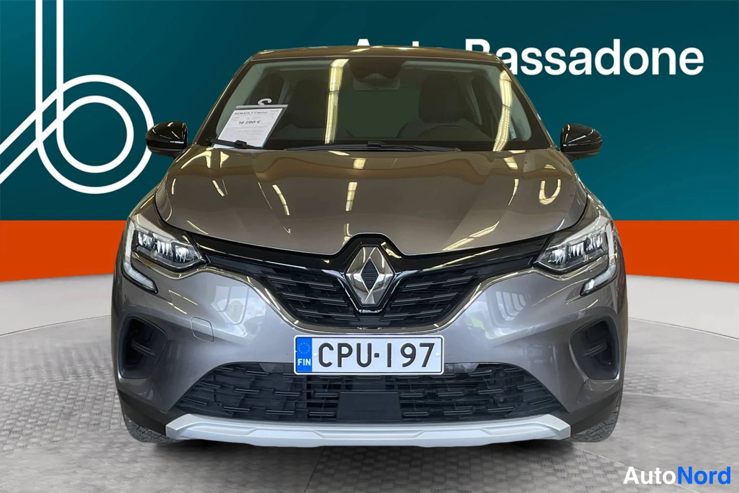 Hopea Renault Captur E-TECH Plug-in hybrid 2022, edestä, kuva 7