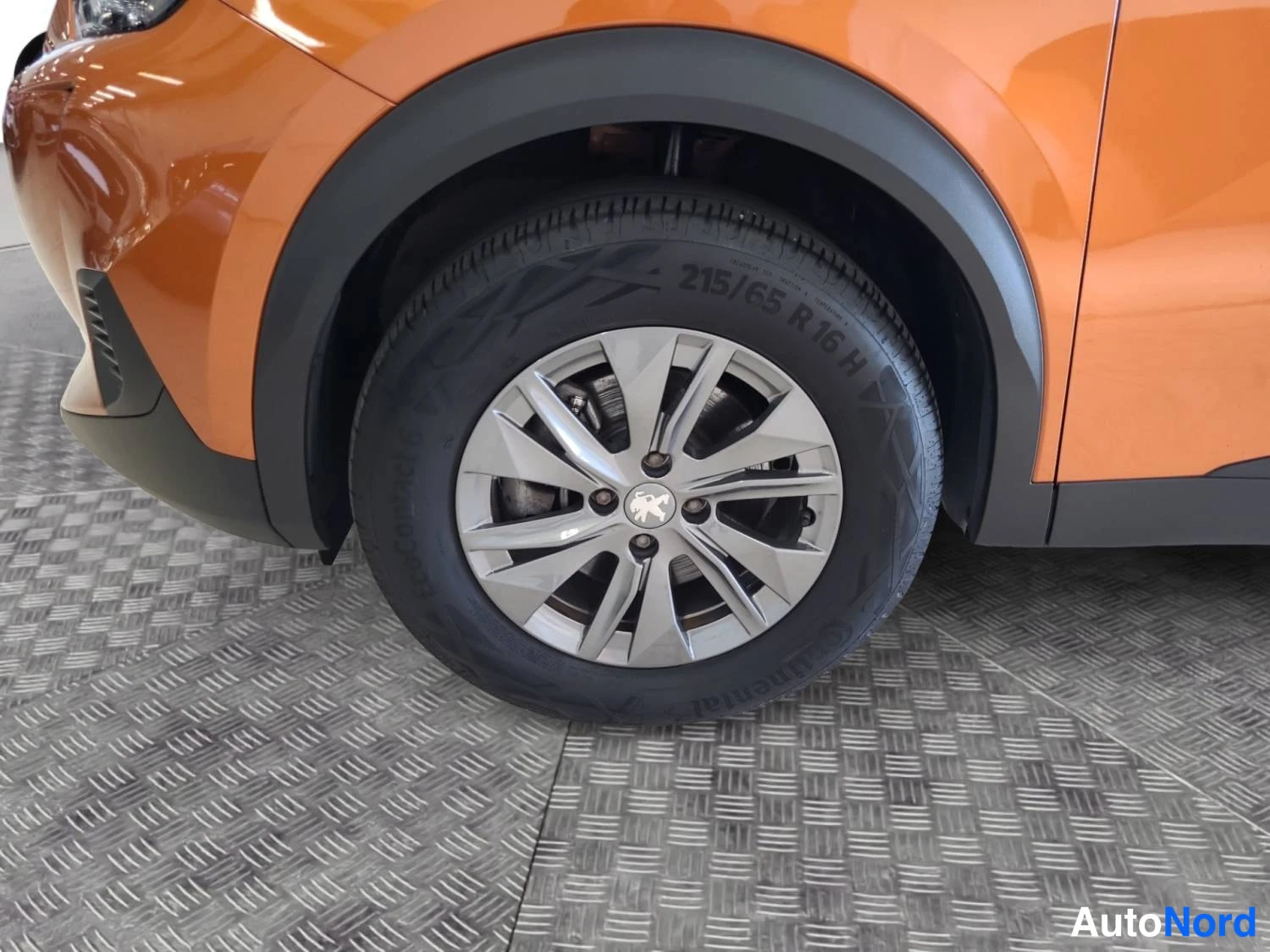 Oranssi Peugeot E-2008 2023, sivulta, kuva 6