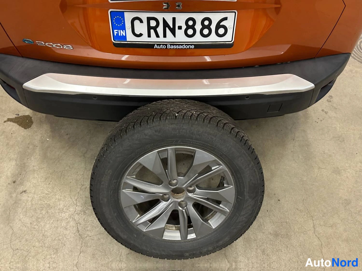 Oranssi Peugeot E-2008 2023, takaa, kuva 9
